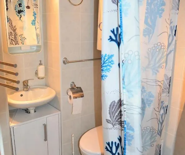 By The Sea - 13510 Appartement Cres
